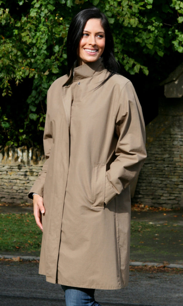 CR102 LADIES RAINCOAT Cocoon